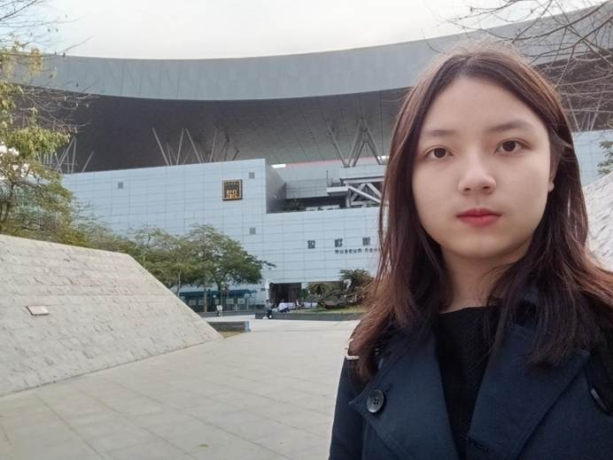 人在微笑AI-generated content may be incorrect.