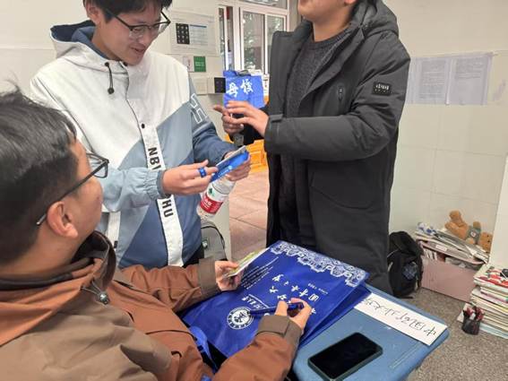 黑料网
的咨询处络绎不绝